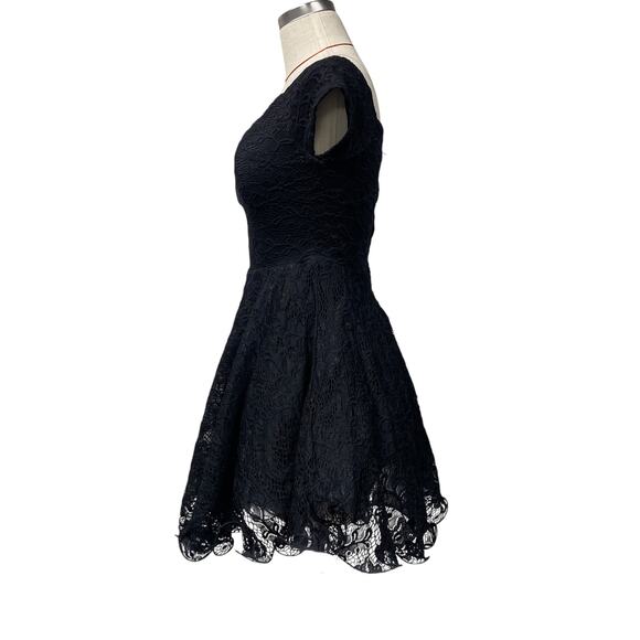Windsor Womens Size M Black Lace Off Shoulder Curly Hem Dress - Picture 2 of 7